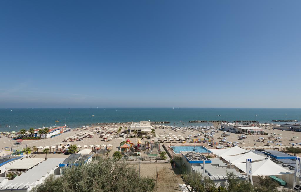 Hotel Lina Misano Adriatico Exterior foto